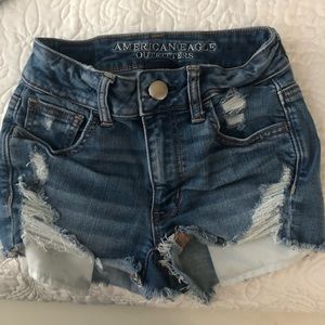 American Eagle blue denim shorts Size 00